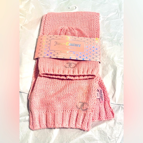 Juicy Couture Accessories - NWT Juicy Couture Monogrammed Knit Scarf & Beanie Set